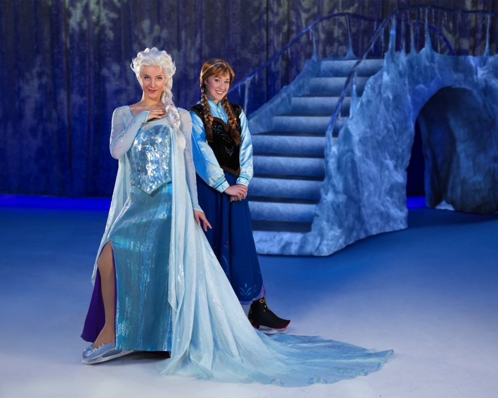 Anna_Elsa_DisneyOnIceFrozen